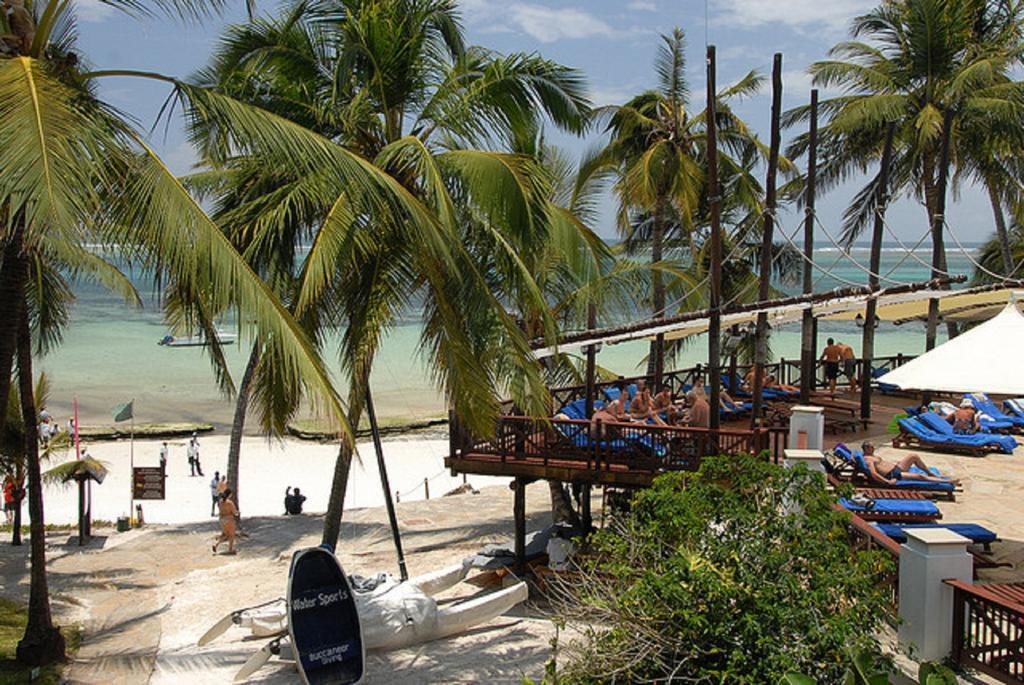 Voyager Beach Resort Mombasa Exterior photo