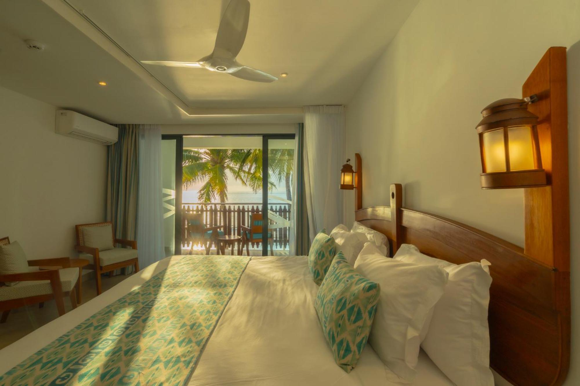 Voyager Beach Resort Mombasa Exterior photo