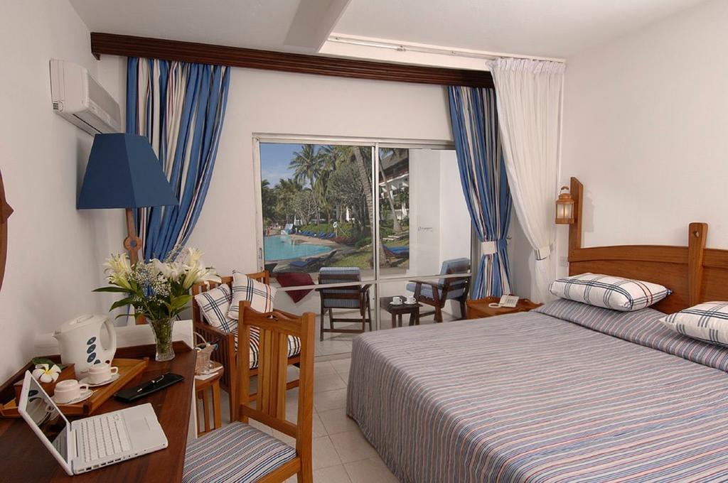 Voyager Beach Resort Mombasa Room photo