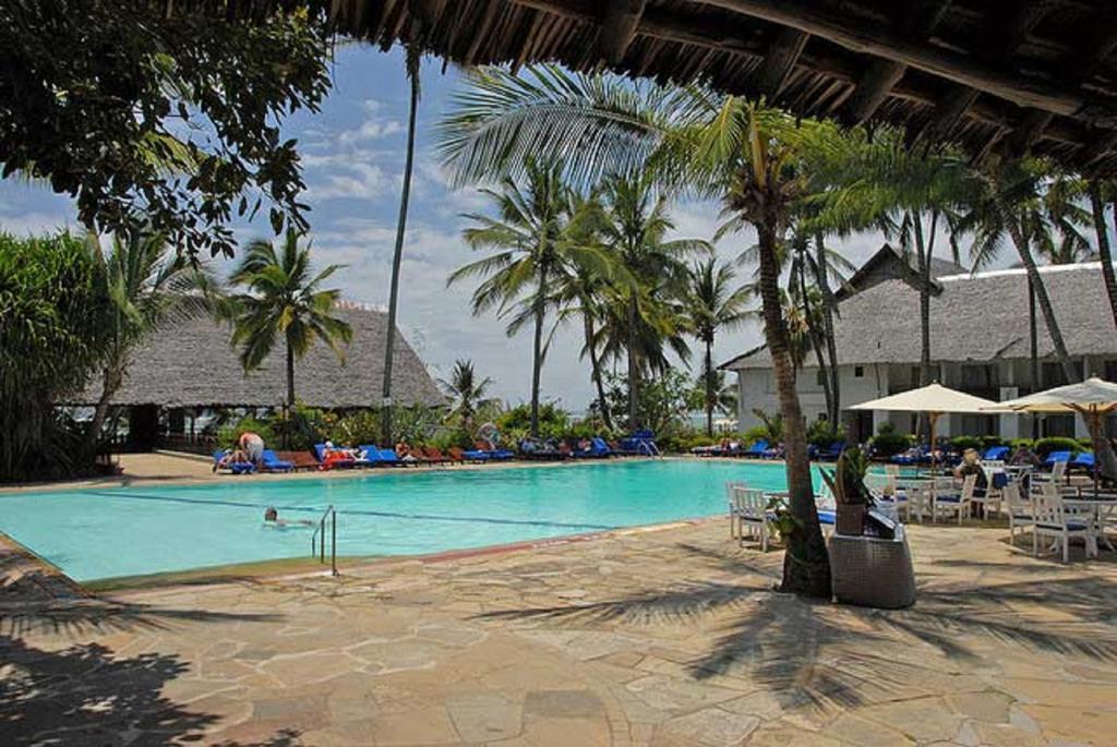 Voyager Beach Resort Mombasa Exterior photo