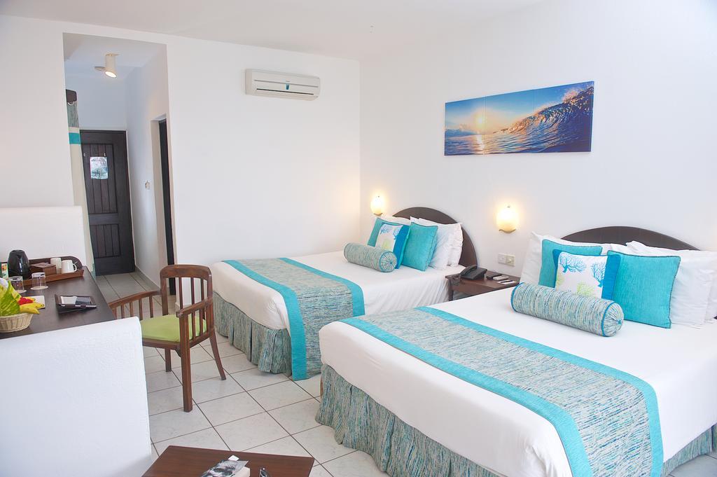 Voyager Beach Resort Mombasa Exterior photo