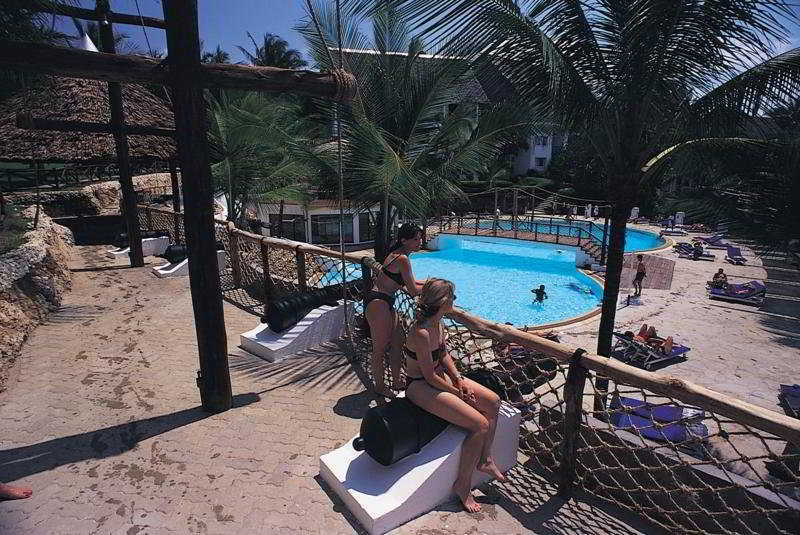 Voyager Beach Resort Mombasa Exterior photo